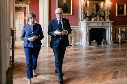 Fransa ve Tunus dışişleri bakanları ilk kez Paris'te bir araya geldi