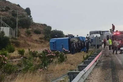 İşçileri taşıyan servis devrildi: 8 yaralı