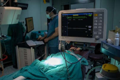 1 kilo 600 gram doğan bebek 'körlük' riskinden kurtuldu