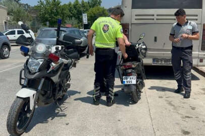 Bursa'da çalınan motosikletiyle kaza yaptı!