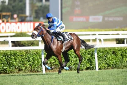 Gazi Koşusu'nu Urfa Aslan'ı kazandı