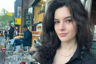 Gelsin Hayat Bildiği Gibi'nin Aylin'i Sanem Babi bikinili pozlarıyla nefes kesti!