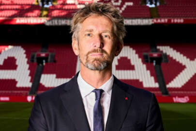 Efsane kaleci Edwin van der Sar, hastaneye kaldırıldı!