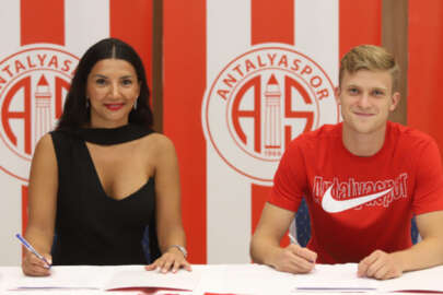 Antalyaspor, Jakub Kaluzinski'yi renklerine bağladı