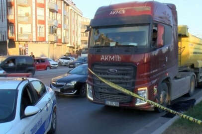 İstanbul'da TIR'ın altında kaldı!