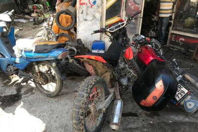 Sakarya'da 3'üncü kattan motosikletlerin üstüne düştü!