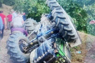 Sakarya'da traktör devrildi!