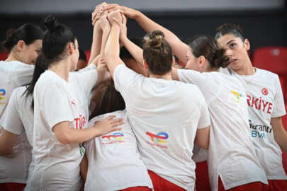 20 Yaş Altı Kız Milli Basketbol Takımı çeyrek finalde!