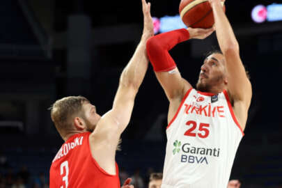 12 Dev Adam Polonya'yı mağlup etti!