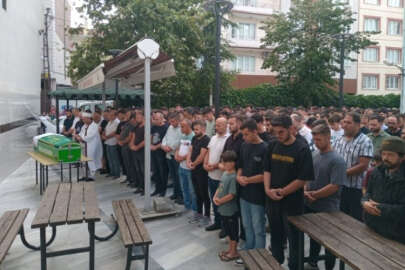 Kazada hayatını kaybeden Eren gözyaşları içinde Bursa'da toprağa verildi