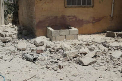 Terör örgütü PKK, Afrin'deki briket evlere saldırdı!