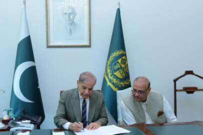 Pakistan’da geçici hükümetin başbakanı belli oldu!