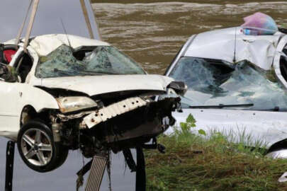 Otomobil Yeşilırmak’a uçtu!