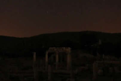 3 bin yıllık Stratonikeia antik kentinde meteor yağmuru şöleni böyle görüntülendi