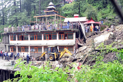 Hindistan’daki şiddetli yağışlarda can kaybı 50’yi aştı!