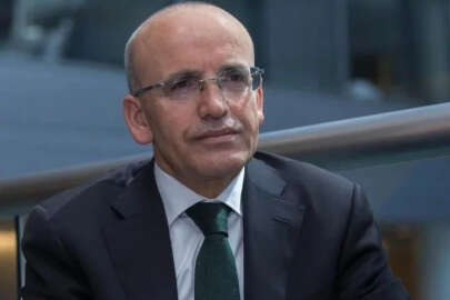 Bakan Şimşek AVM'de yemek yerken görüntülendi