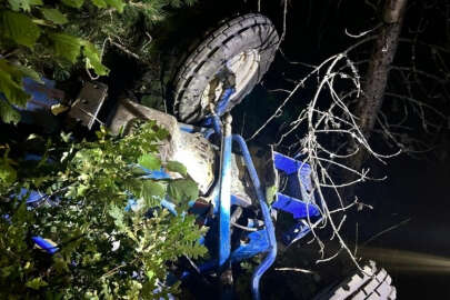 Kastamonu'da traktör uçuma yuvarlandı: 4 yaralı
