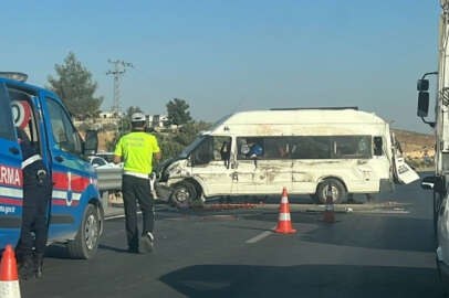 Gaziantep'te tarım işçilerini taşıyan minibüs devrildi: Çok sayıda yaralı var