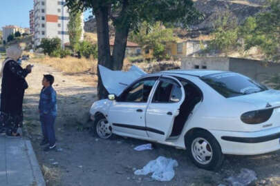 Kayseri'de otomobil ağaca çarptı: 3 yaralı