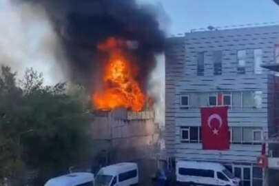 İstanbul'da geri dönüşüm tesisinde yangın!