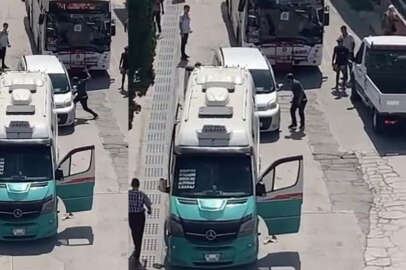 İzmir'de minibüs şoförü tartıştığı sürücüyü bıçakladı!