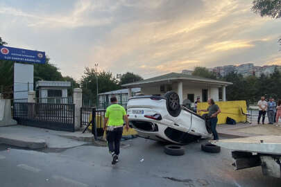 Kağıthane’de takla atan otomobil, Emniyet Müdürlüğü’nün önüne uçtu