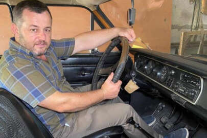 10 yıldır garajdan çıkmayan 53 yıllık aracı satın aldı! Tamamıyla orjinal