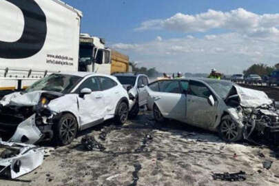 Yangının dumanı nedeniyle 12 araç birbirine girdi: 1 ölü, 36 yaralı