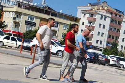 Bursa'da 'Adamsan bıçakla' diyen arkadaşını, borç yüzünden bıçaklamış!