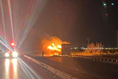 Bursa'da TIR alev aldı!