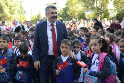 Bursa Yıldırım Belediye Başkanı Yılmaz'dan eğitime tam destek