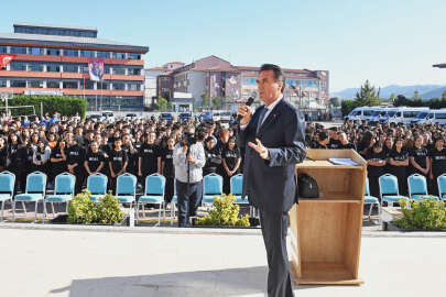 İlk ders zili Başkan Dündar’dan