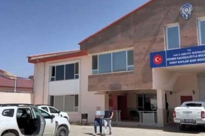 Van'da kaçakçıların saklanması için kullanılan 17 metruk ev yıkıldı