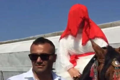 Gelini at üzerinde dolaştırıp geleneği yaşattılar