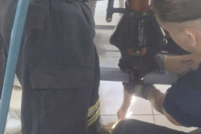 Manisa'da ayağı banka sıkışan çocuğu itfaiye kurtardı!