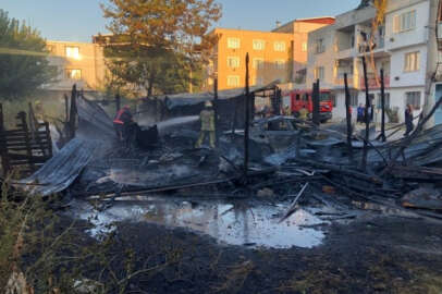 Bursa'da bir mahalleyi sokağa döken yangın!