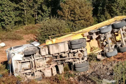 Tuzla'da hafriyat kamyonu devrildi: 1 ölü