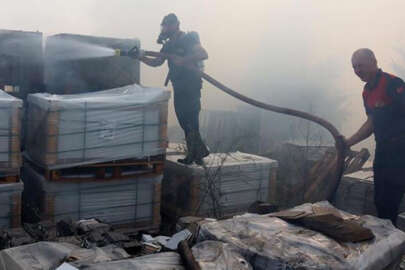 Edirne'de depodan tarlalara sıçrayan yangın kontrol altında