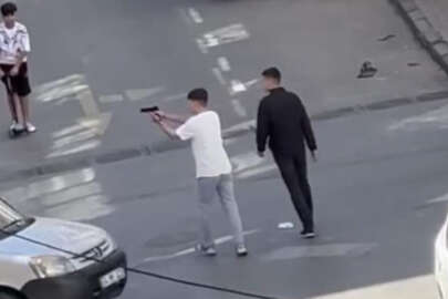 İstanbul'da yoldan geçenlere silah doğrultan şüpheli yakalandı