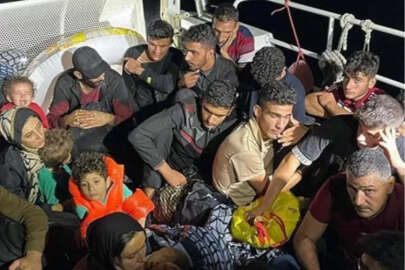 94 kaçak göçmen yelkenli teknede yakalandı