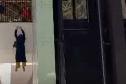 AVM’de korkunç olay: Korkuluklardan kendisini aşağı bıraktı!