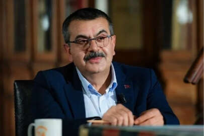 Bakan Tekin'den 'okullar 4 güne düşecek' iddiasına yanıt