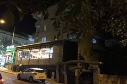 Bıçakla eşini ve 2 yaşındaki çocuğunu rehin aldı!