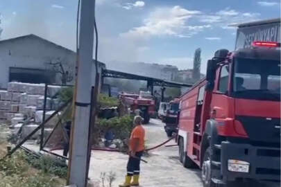 Bursa'da  depo yangını!