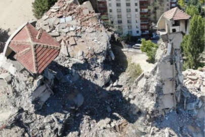 Deprem sonrası dehşete düşüren görüntü!