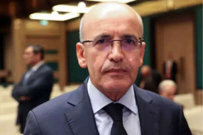 Bakan Şimşek faiz kararına İngilizce cevap verdi