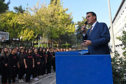 Başkan Dündar, okul ziyaretlerine devam ediyor