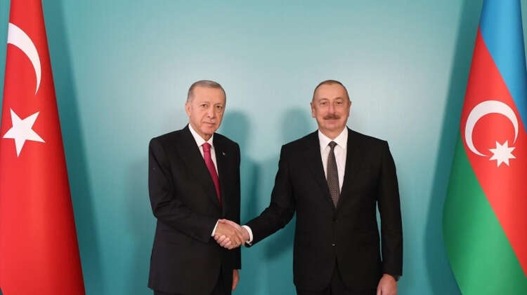 Karabağ`daki gerginliğin ardından ilk görüşme Cumhurbaşkanı Erdoğan ile Azerbaycan Cumhurbaşkanı Aliyev, Karabağ`daki gerginliğin ardından bir araya geliyor.