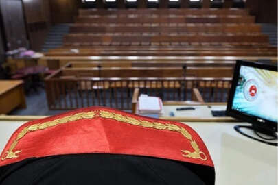 Camiye ayakkabıyla giren kişi hakkında suç duyurusunda bulunuldu