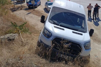 Minibüs ile otomobil çarpıştı! 5 yaralı